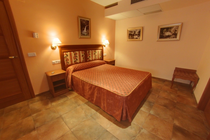 Imagen de la habitación del Hotel Balneario Parque de Cazorla. Foto 2