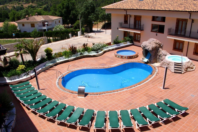 Imagen de la piscina del Hotel Balneario Parque de Cazorla. Foto 8