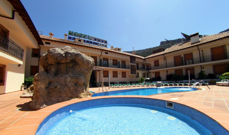 Imagen de la piscina del Hotel Balneario Parque de Cazorla. Foto 9