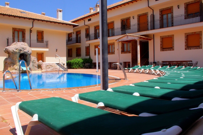 Imagen de la piscina del Hotel Balneario Parque de Cazorla. Foto 10
