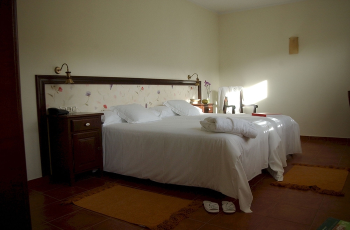Imagen de la habitación del Hotel Balneario Rio Pambre. Foto 4