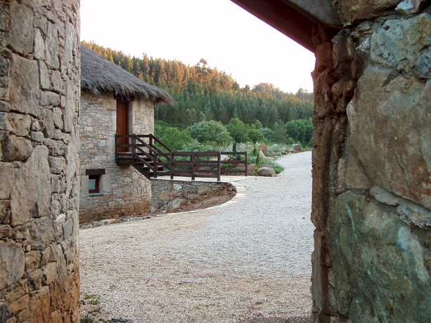 Imagen de los exteriores del Hotel Balneario Rio Pambre. Foto 6