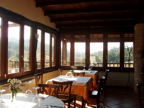 Imagen del bar/restaurante del Hotel Balneario Rio Pambre. Foto 3