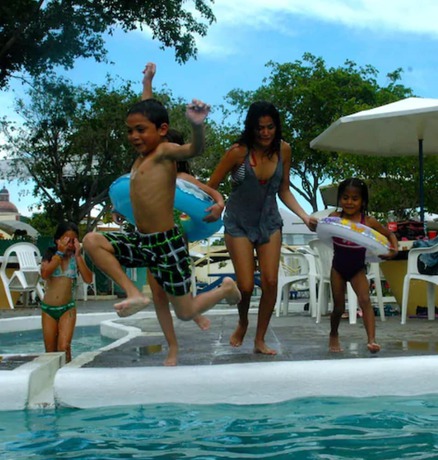 Imagen de la piscina del Hotel Balneario San Juan Cosal&aacute;. Foto 12