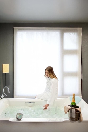 Imagen de la piscina del Hotel Balneario Valle Del Jerte. Foto 12