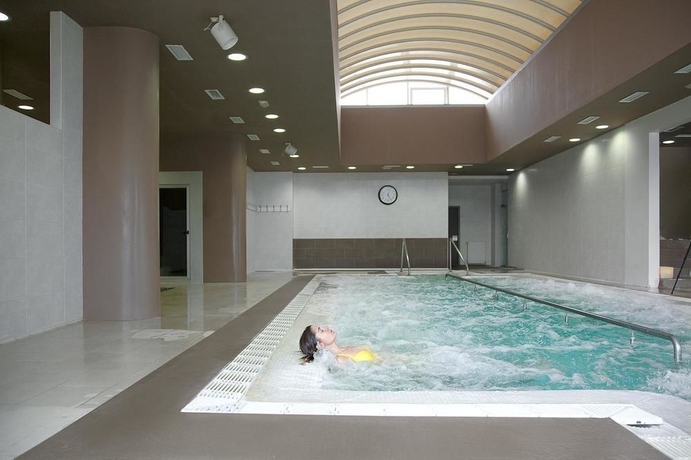 Imagen de la piscina del Hotel Balneario Valle Del Jerte. Foto 13