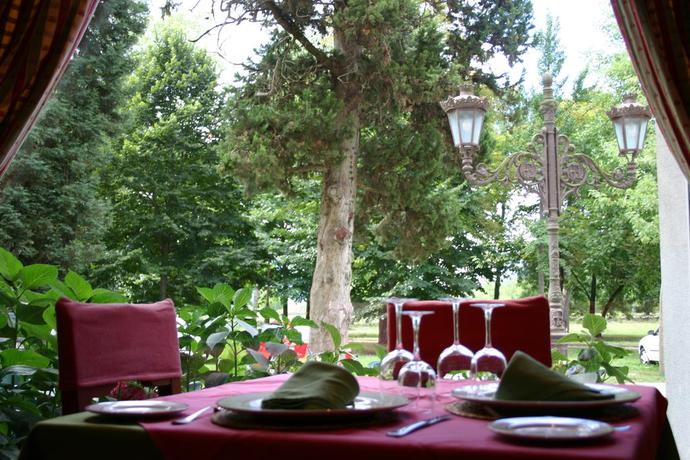 Imagen del bar/restaurante del Hotel Balneario de Alceda. Foto 1