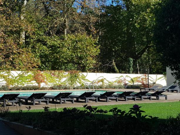 Imagen de la piscina del Hotel Balneario de Alceda. Foto 11