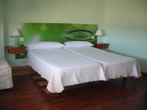 Imagen de la habitación del Hotel Balneario de Almeida La Dama Verde. Foto 4