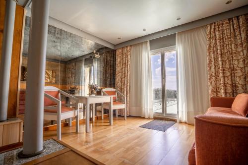 Imagen de la habitación del Hotel Balneario de Chiclana. Foto 20