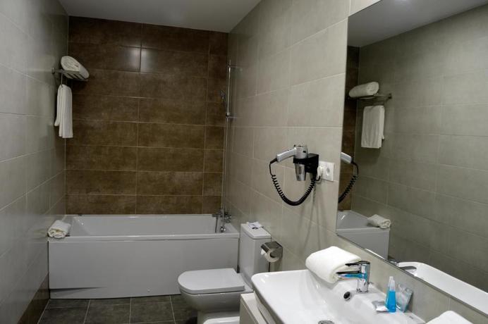 Imagen de la habitación del Hotel Balneario de Graena. Foto 15