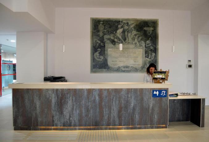 Imagen de los interiores del Hotel Balneario de Graena. Foto 22