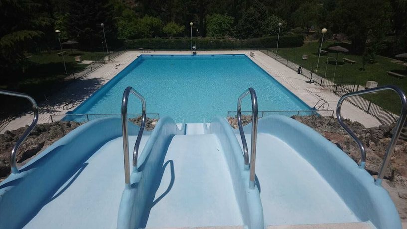Imagen de la piscina del Hotel Balneario de Ledesma, Vega de Tirados. Foto 19
