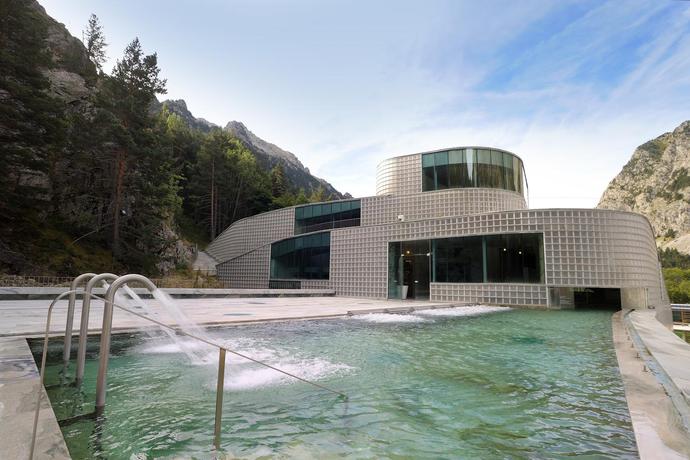 Imagen general del Hotel Balneario de Panticosa. Foto 13