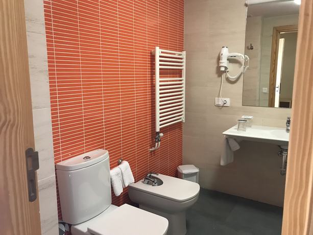 Imagen de la habitación del Hotel Balneario de Retortillo. Foto 7