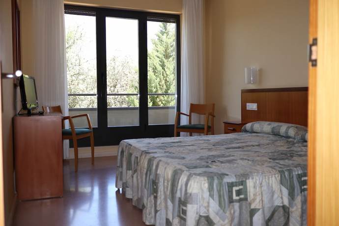 Imagen de la habitación del Hotel Balneario de Retortillo. Foto 11