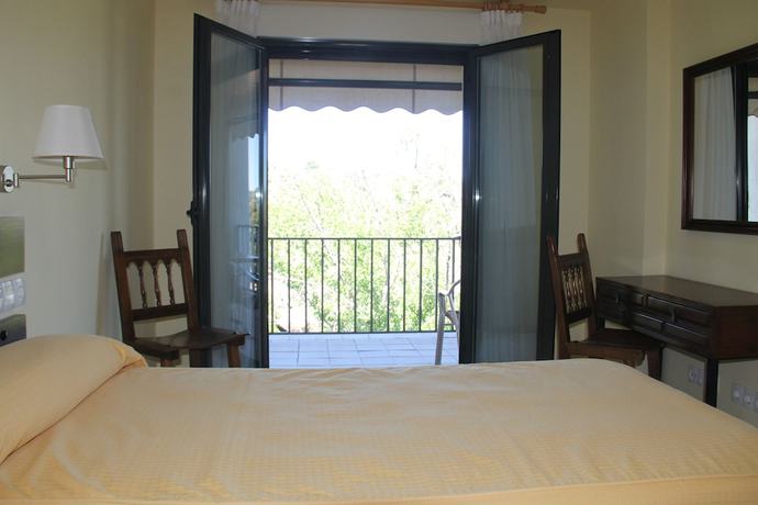 Imagen de la habitación del Hotel Balneario de Retortillo. Foto 12