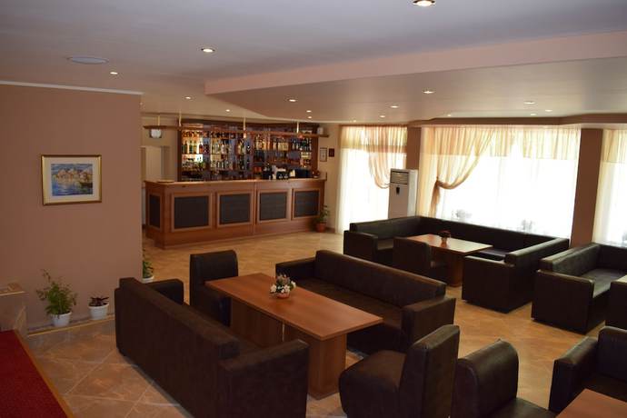 Imagen del bar/restaurante del Hotel Balneo Hotel Konstantsia. Foto 8