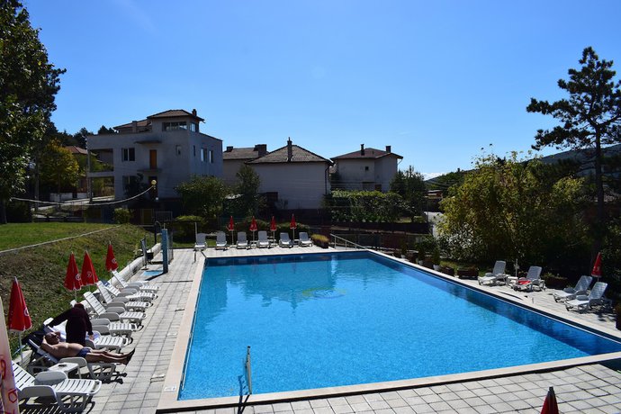 Imagen de la piscina del Hotel Balneo Roza. Foto 15