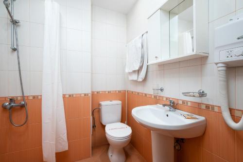 Imagen de la habitación del Hotel Balneocomplex Kamena. Foto 17