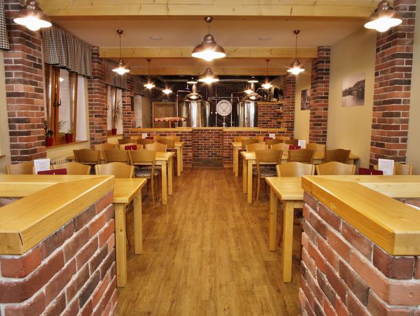 Imagen del bar/restaurante del Hotel Bal&oacute;nov&yacute; hotel a pivovar. Foto 3