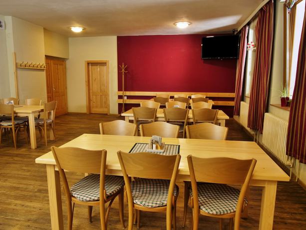 Imagen del bar/restaurante del Hotel Bal&oacute;nov&yacute; hotel a pivovar. Foto 5