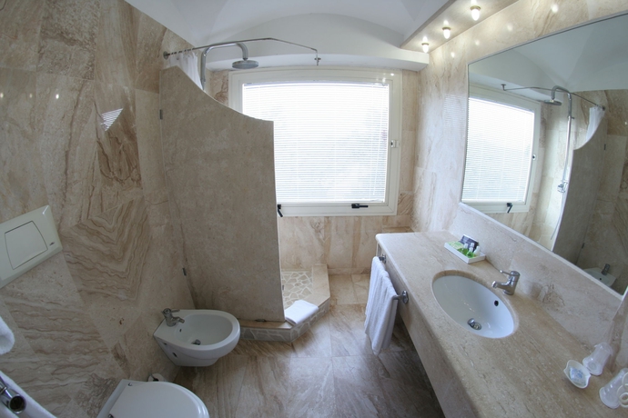 Imagen de la habitación del Hotel Balocco. Foto 5