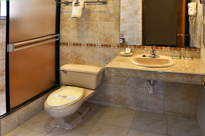 Imagen de la habitación del Hotel Balsa Inn. Foto 9