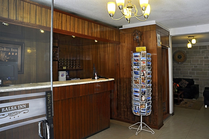 Imagen de los interiores del Hotel Balsa Inn. Foto 17