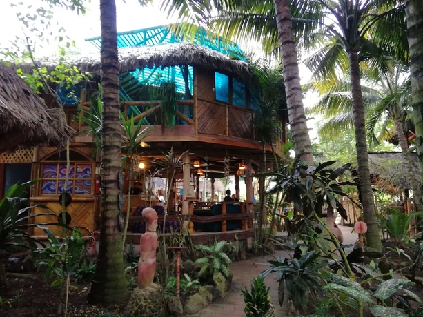 Imagen del bar/restaurante del Hotel Balsa Surf Camp by Rotamundos. Foto 2