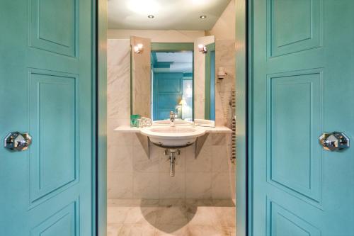 Imagen de la habitación del Hotel Balsthal. Foto 10