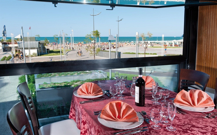 Imagen del bar/restaurante del Hotel Baltic, Riccione. Foto 3