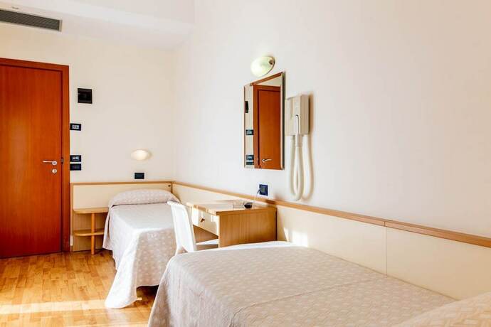 Imagen general del Hotel Baltic, Rimini. Foto 1