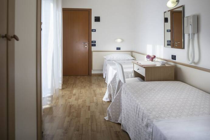 Imagen de la habitación del Hotel Baltic, Rimini. Foto 18
