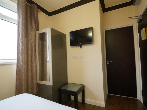 Imagen de la habitación del Hotel Baltimore. Foto 12