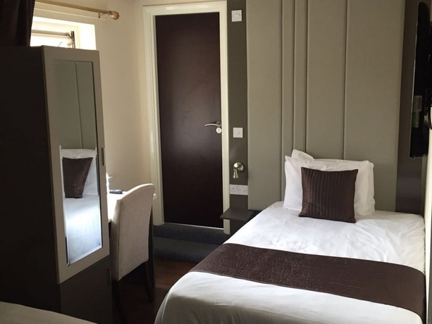 Imagen de la habitación del Hotel Baltimore. Foto 15
