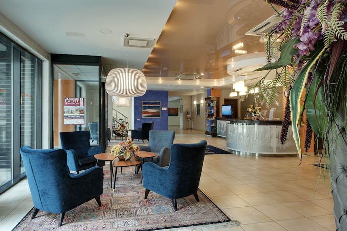 Imagen de los interiores del Hotel Baltvilla. Foto 19