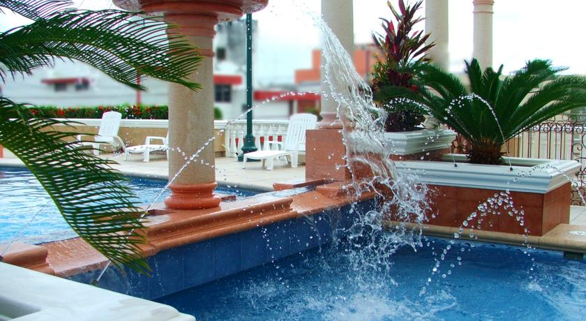 Imagen de la piscina del Hotel Baluarte, Veracruz. Foto 6
