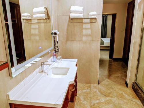 Imagen de la habitación del Hotel Baluba Game Resort. Foto 20