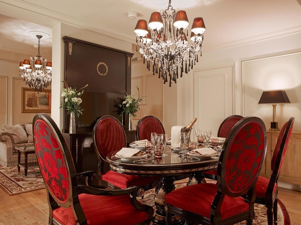 Imagen de los exteriores del Hotel Balzac. Foto 12