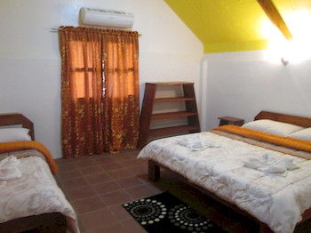 Imagen general del Hotel Bamboo Bungalows. Foto 6