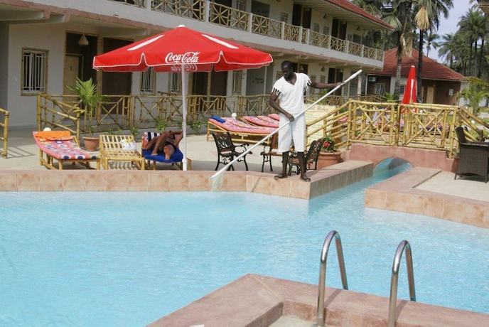 Imagen de la piscina del Hotel Bamboo Garden. Foto 19
