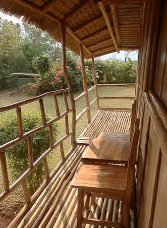Imagen de la habitación del Hotel Bamboo Hideaway Resort. Foto 5