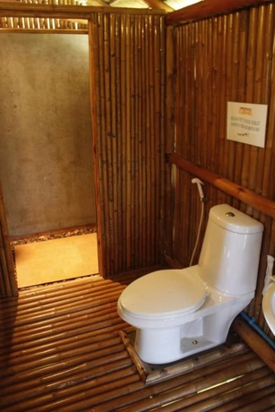 Imagen de la habitación del Hotel Bamboo Hideaway Resort. Foto 14