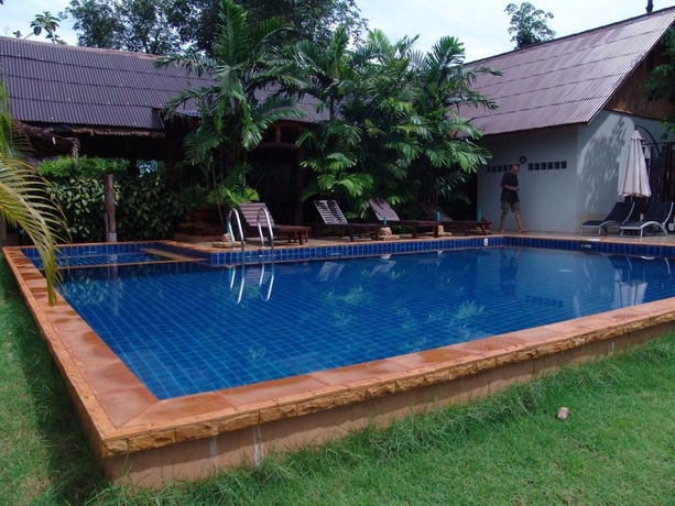 Imagen de la piscina del Hotel Bamboo Hideaway Resort. Foto 18