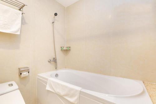 Imagen de la habitación del Hotel Bamboo Saigon. Foto 12