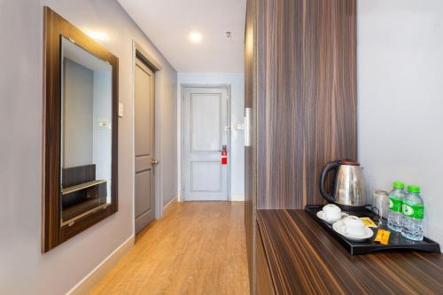 Imagen de la habitación del Hotel Bamboo Saigon. Foto 13