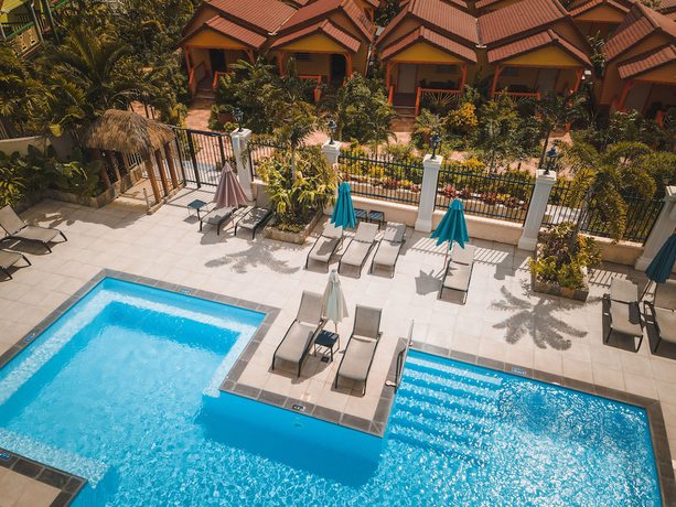 Imagen de la piscina del Hotel Bambou and Spa. Foto 20