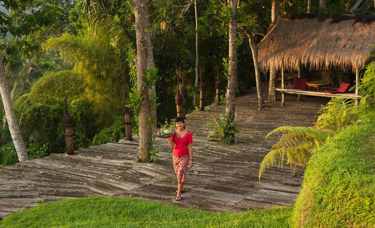 Imagen de los exteriores del Hotel Bambu Indah. Foto 7