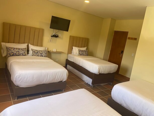 Imagen de la habitación del Hotel Bamb&uacute; Guatap&eacute;. Foto 13